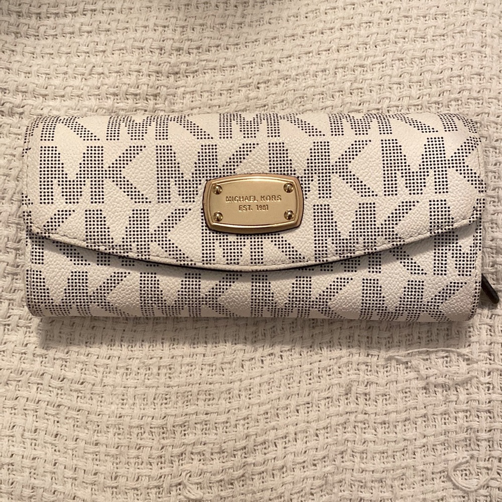 Michael Kors Continental Signature Wallet White/Navy